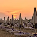 Διαμέρισμα Bright Sea Front With Terrace-beahost Μπιμπιόνε
