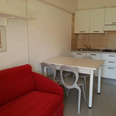 Bright Sea Front With Terrace-beahost Апартаменти Бібіоне