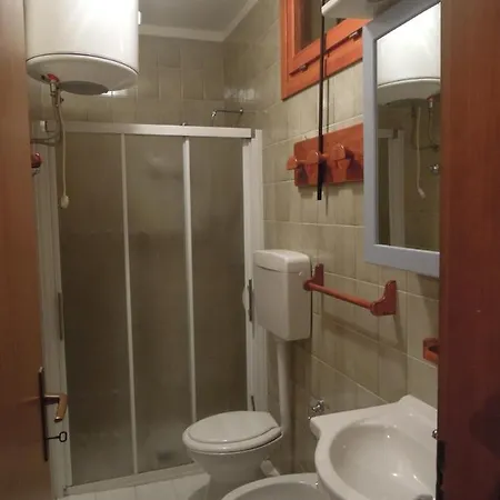 Bright Sea Front With Terrace-beahost Апартаменти