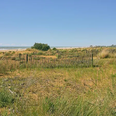 Διαμέρισμα Bright Sea Front With Terrace-beahost