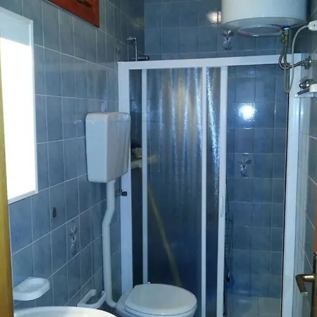 Апартаменти Bright Sea Front With Terrace-beahost