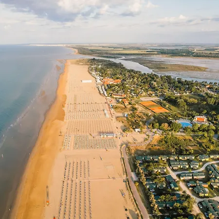 Bright Sea Front With Terrace-beahost * Bibione